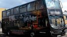 Los autobuses de 'Harry Potter' trasladan de manera gratuita a los trabajadores de la sanidad inglesa