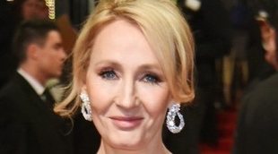 J.K. Rowling responde a los que critican su postura anti-trans con un largo ensayo: "Me niego a doblegarme"