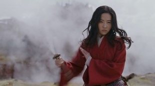 'Mulan': El dueño de un cine francés destruye un cartel de la película en protesta por su estreno en Disney+