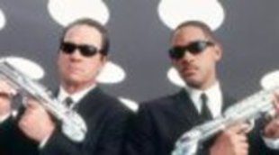 Will Smith y Tommy Lee Jones dentro de 'Men in black 3'