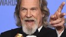 Jeff Bridges muestra su cabeza rapada por su enfermedad, que afronta con positivismo (y un cachorrito)