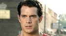 Henry Cavill muestra una foto de niño con un pijama de Superman