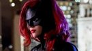 'Batwoman' introduce a su nueva Kate Kane, interpretada por Wallis Day en lugar de Ruby Rose