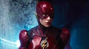 'The Flash': Filtradas fotos del rodaje con primer vistazo al Batmóvil y la Batcueva