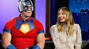 Margot Robbie cuenta que solía dormir en una habitación con un John Cena enorme de cartón