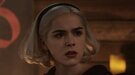 'Riverdale' tendrá por fin crossover con la Sabrina de Netflix: Kiernan Shipka aparecerá en la temporada 6