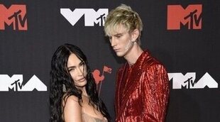 Megan Fox anuncia su matrimonio con Machine Gun Kelly, y lo celebran bebiendo la sangre del otro