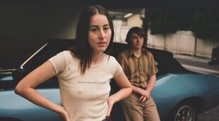 'Licorice Pizza': Alana Haim le deja claro a Cooper Hoffman que no son novios en este clip exclusivo