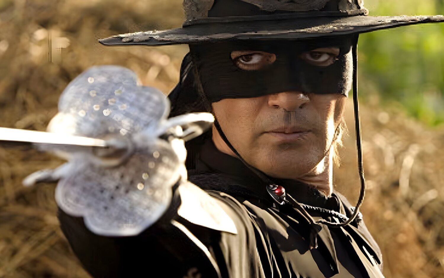 Tarantino, Banderas y 500 millones de dólares: El crossover del Zorro y 'Django desencadenado' que nunca veremos