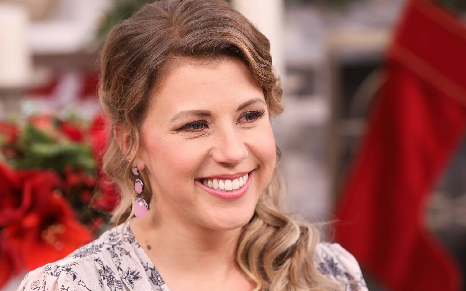 Jodie Sweetin ('Padres Forzosos') golpeada por la policía de Los Ángeles en una protesta proaborto