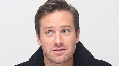 ¿Armie Hammer trabaja como conserje en un hotel de las Islas Caimán?