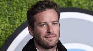 Armie Hammer sí está trabajando en el hotel de las Islas Caimán vendiendo multipropiedades