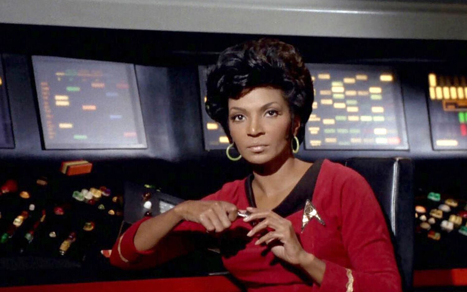 Zoe Saldaña se despide de Nichelle Nichols y sus compañeros de 'Star Trek' le rinden homenaje