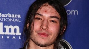 Ezra Miller ha sido acusado de robar botellas de alcohol en una casa en Vermont