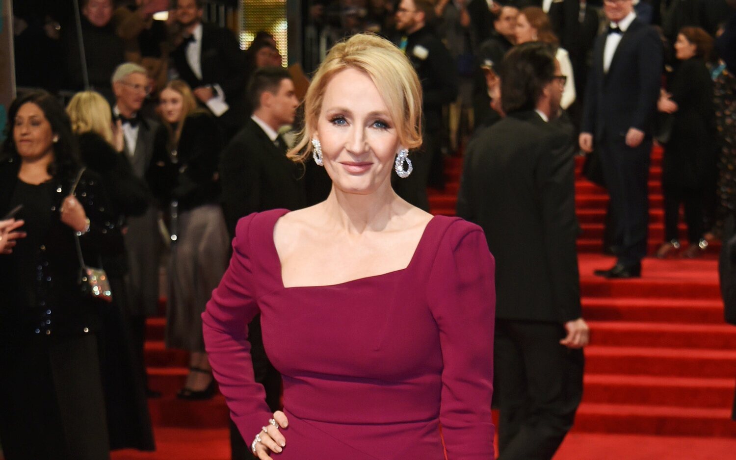 La víctima del nuevo libro de J.K. Rowling es una artista cancelada por transfobia y racismo