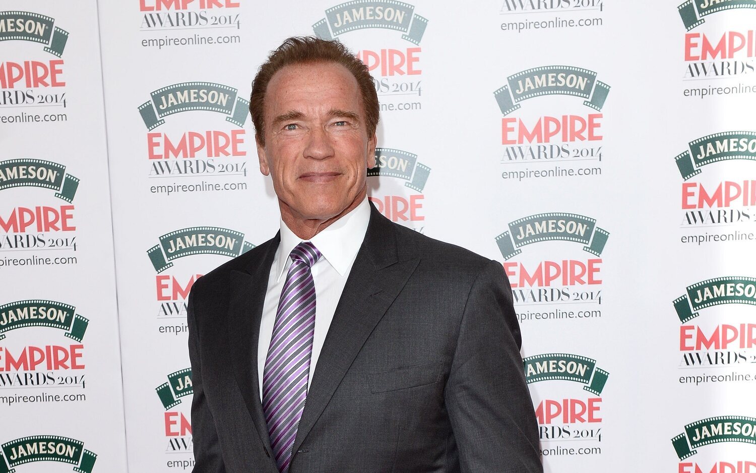 Arnold Schwarzenegger, criticado tras firmar el libro de visitas de Auschwitz citando a 'Terminator'