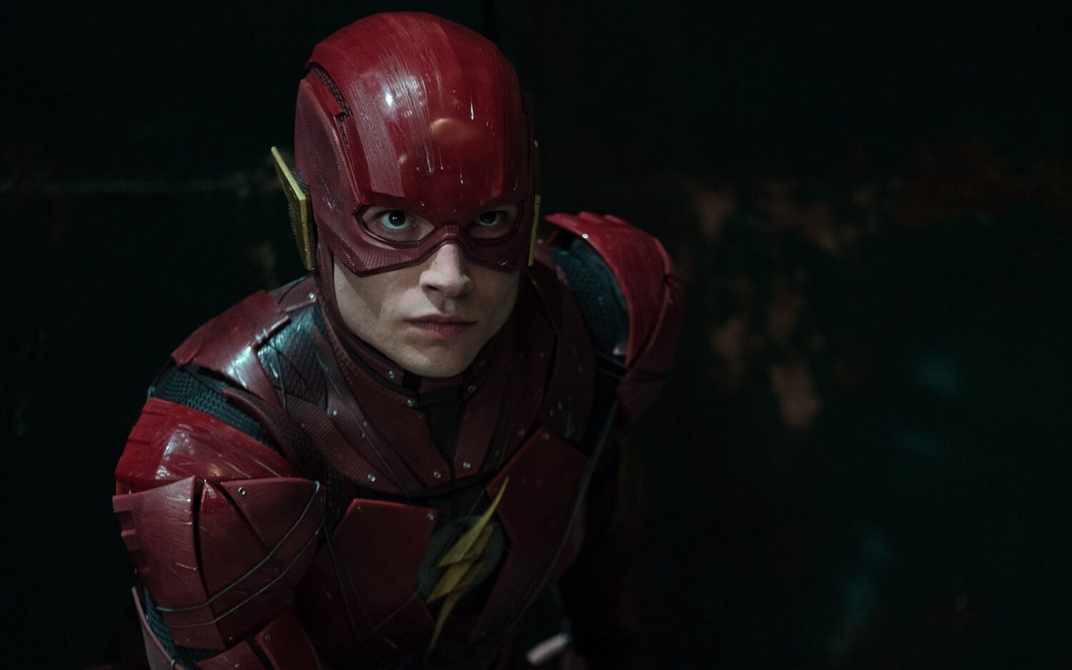 Ezra Miller regresa al set de rodaje de 'The Flash' para la grabación de escenas adicionales