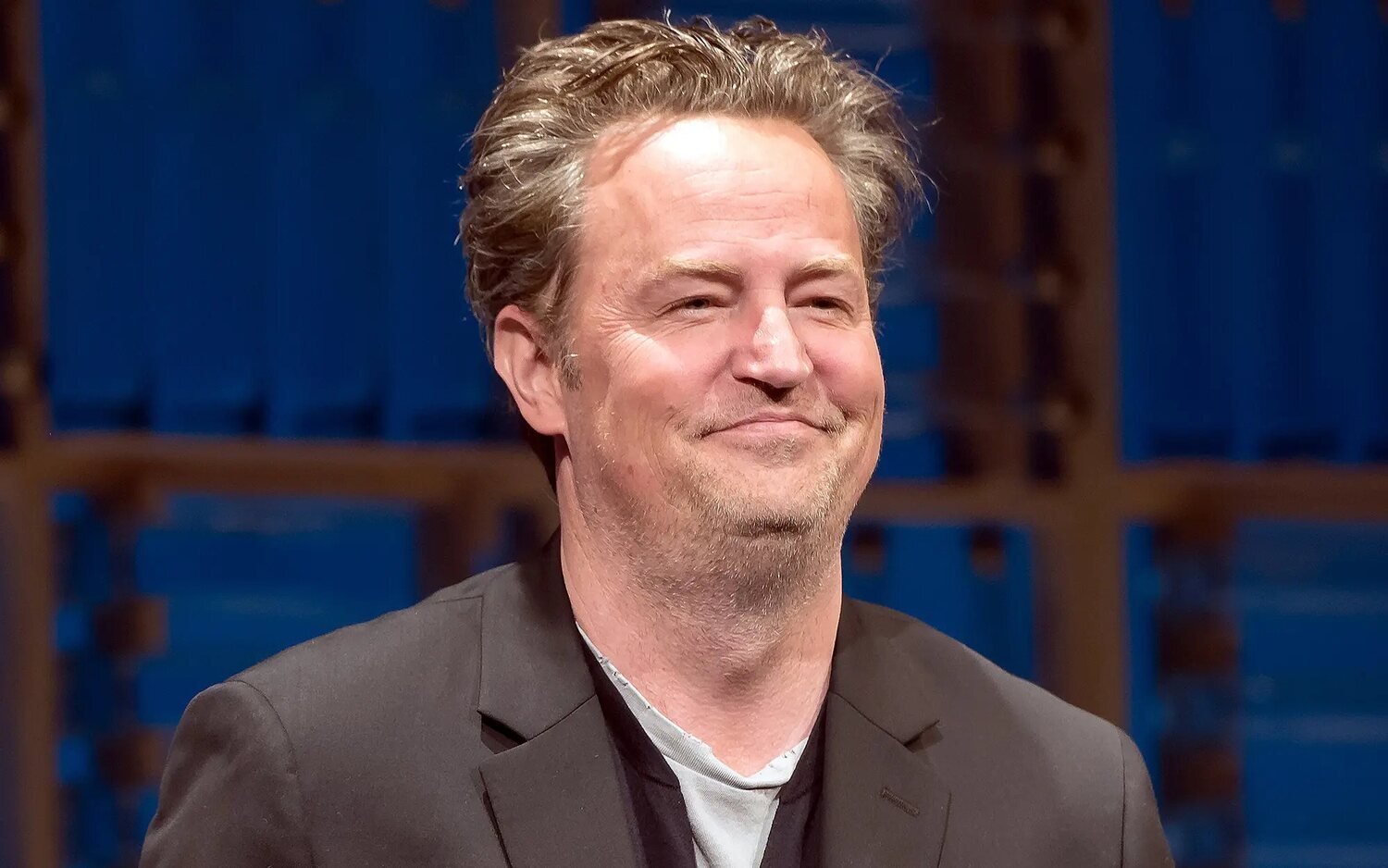 Matthew Perry se pregunta por qué Heath Ledger y River Phoenix están muertos y Keanu Reeves no (y se disculpa)