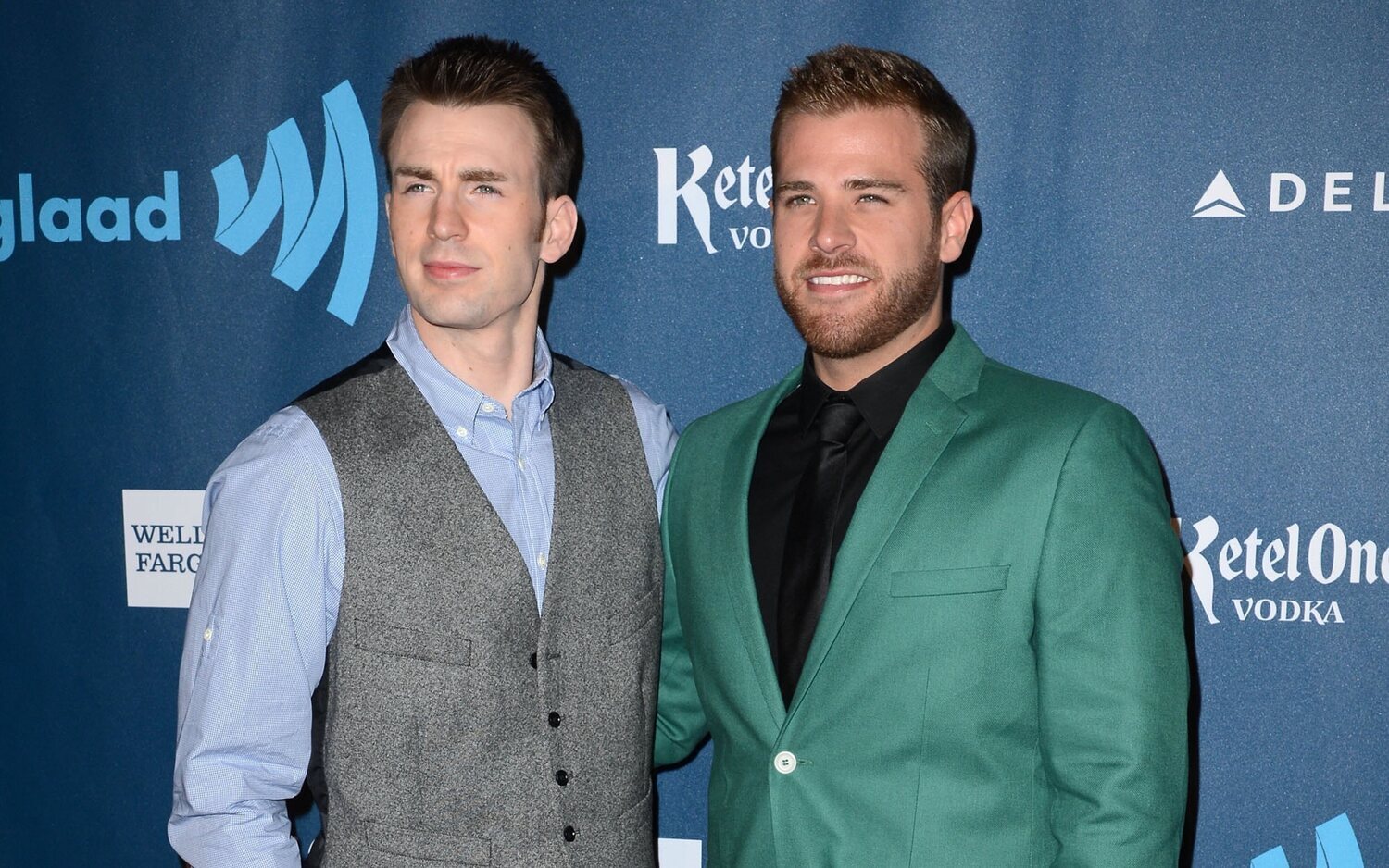 Chris Evans y su hermano abiertamente gay, Scott Evans, mandan un mensaje de apoyo a la comunidad LGTBQ+