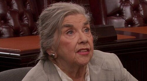 Muere la actriz Helen Slayton-Hughes, Ethel en 'Parks And Recreation', a los 92 años
