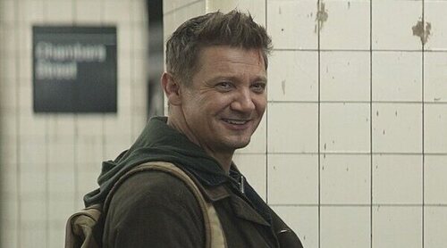 Jeremy Renner publica el primer selfie tras su accidente: "Estoy demasiado hecho polvo para escribir"