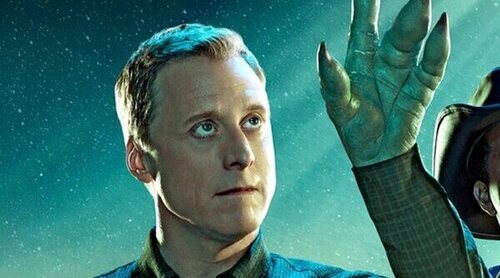 Alan Tudyk nos detalla cómo recrearon a Baby Alien en la temporada 2 de 'Resident Alien' con Nathan Fillion