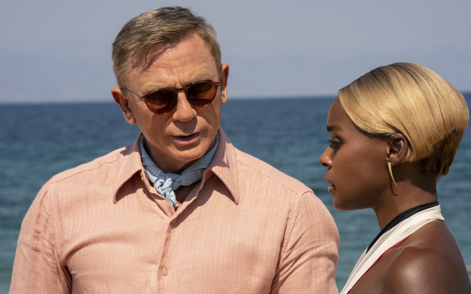 'El misterio de Glass Onion': Cómo Daniel Craig cogía fuerzas entre toma y toma, según Janelle Monáe