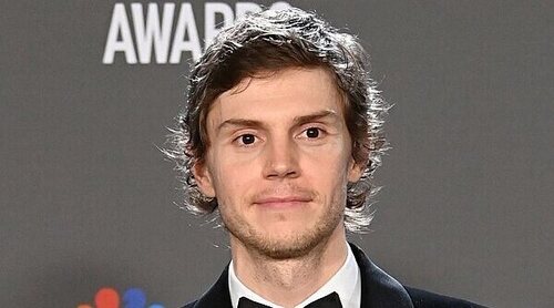 'Dahmer': El discurso de Evan Peters en los Globos de Oro enfurece a la madre de una víctima del asesino