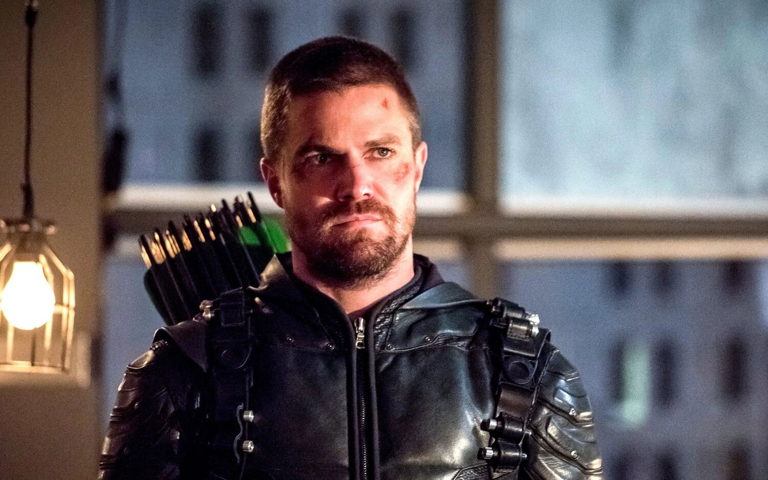 'The Flash': Cómo vuelve Stephen Amell como Green Arrow, y qué pidió para regresar