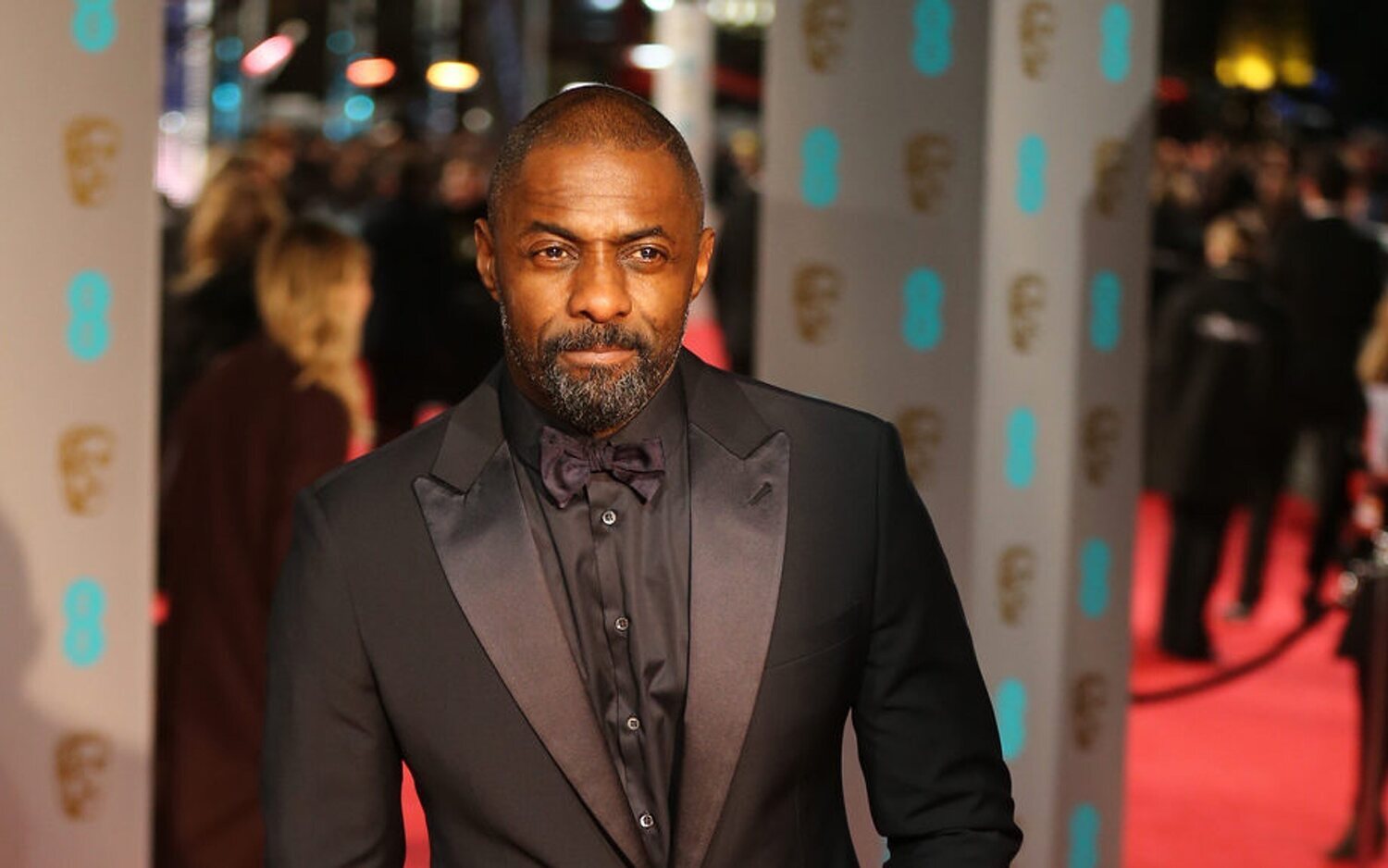 Idris Elba explica por qué ya no se describe como actor negro: "Me encasilla"