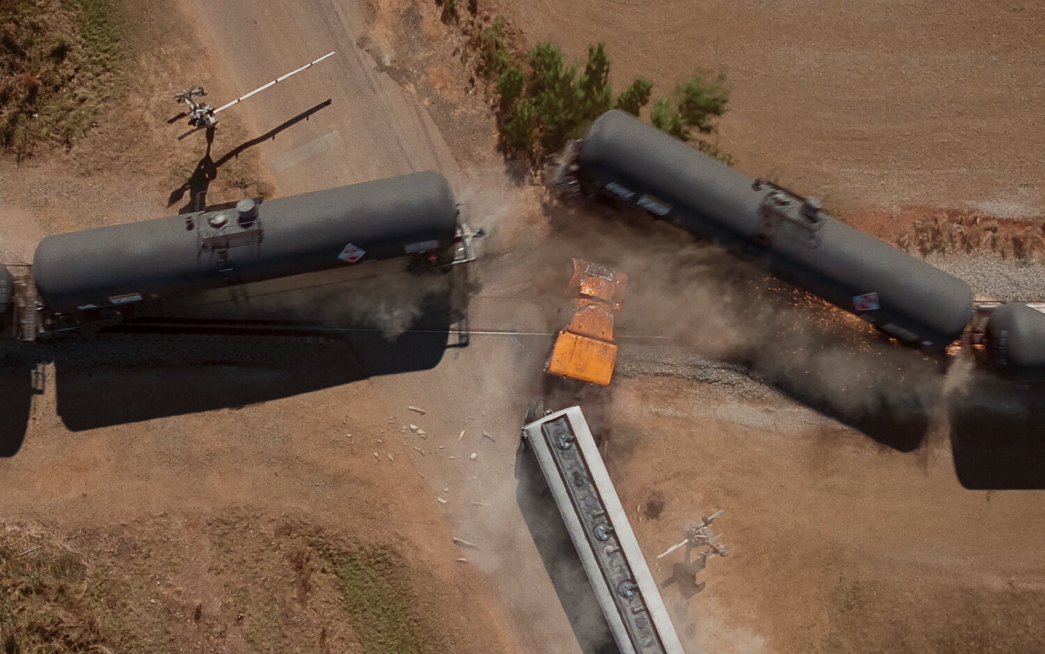 Una película de Netflix predijo la catástrofe de Ohio: un tren descarrila y contamina el aire con productos químicos