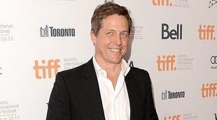 Críticas a Hugh Grant por su comportamiento en la alfombra roja de los Oscar 2023: "Fue sombrío"