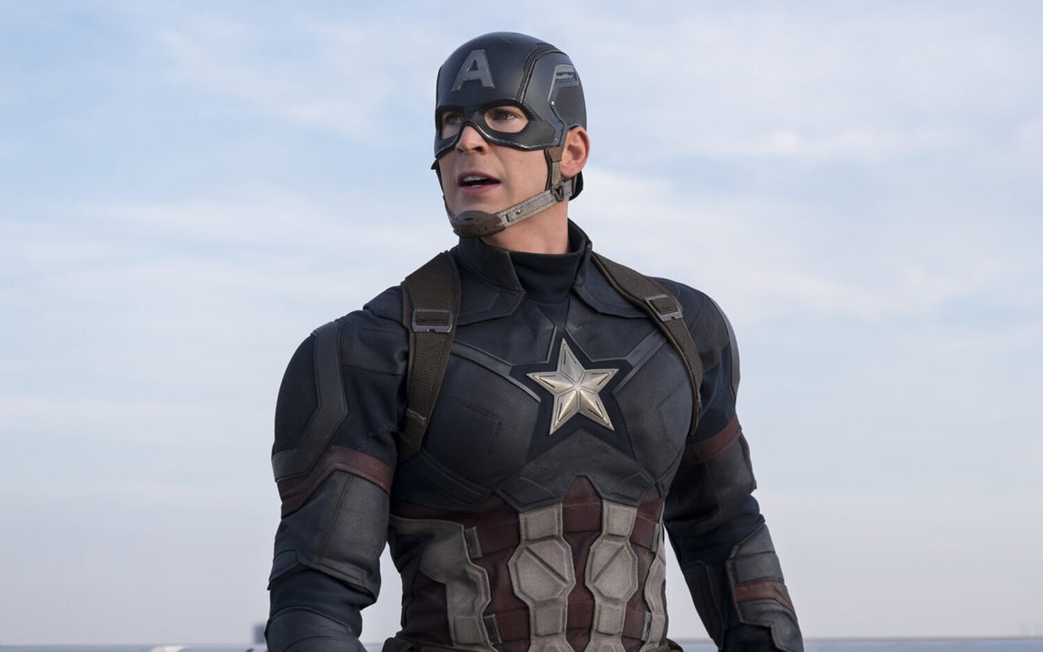 Chris Evans asegura que hay historias de su Capitán América por contar, pero cree que no es el momento