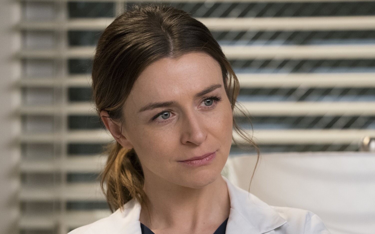 El reparto de 'Anatomía de Grey' se vuelca con Caterina Scorsone tras el devastador incendio que ha destruido su casa