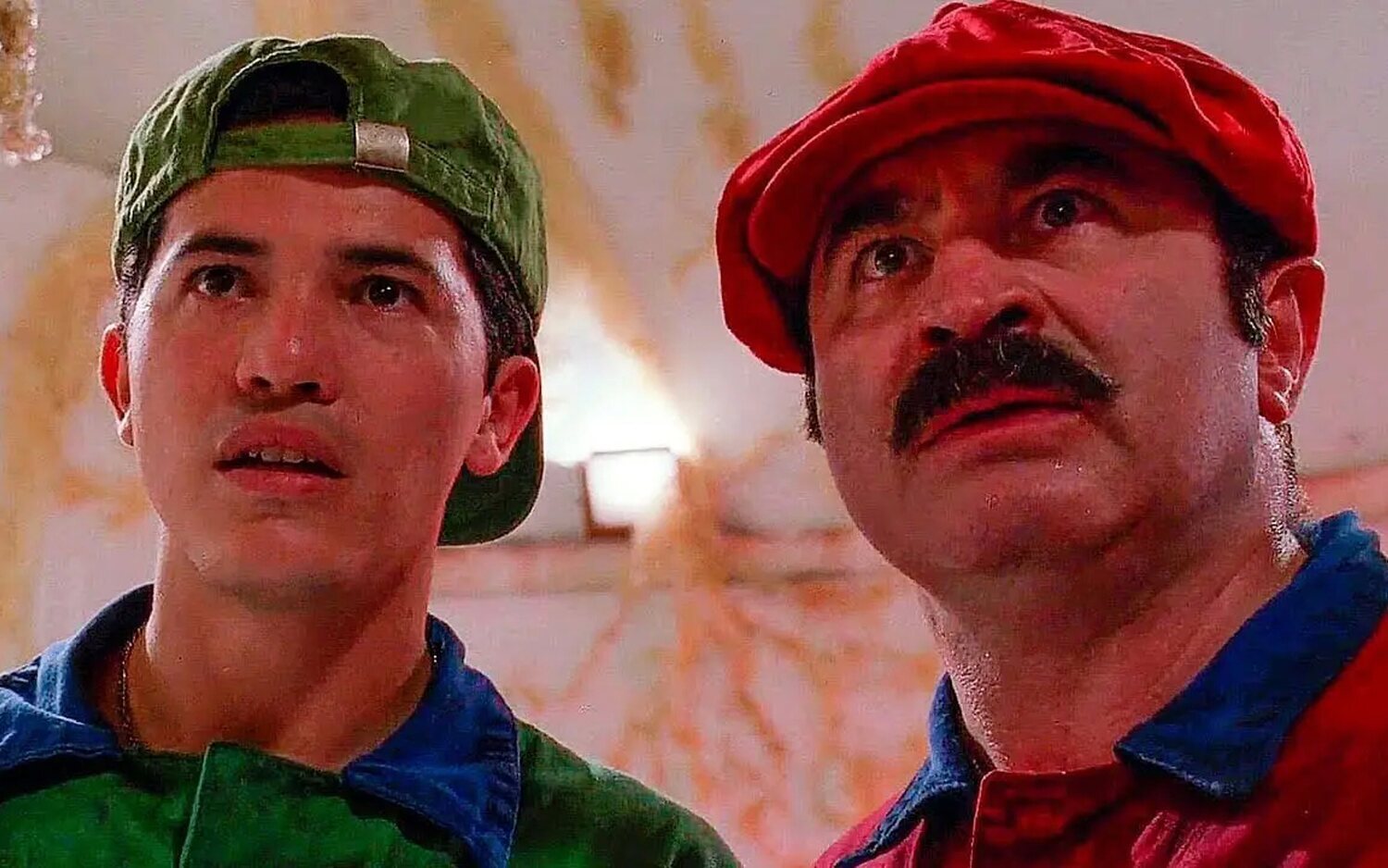 'Super Mario Bros.': John Leguizamo, Luigi en la adaptación de los 90, se niega a ver la nueva película por su falta de diversidad