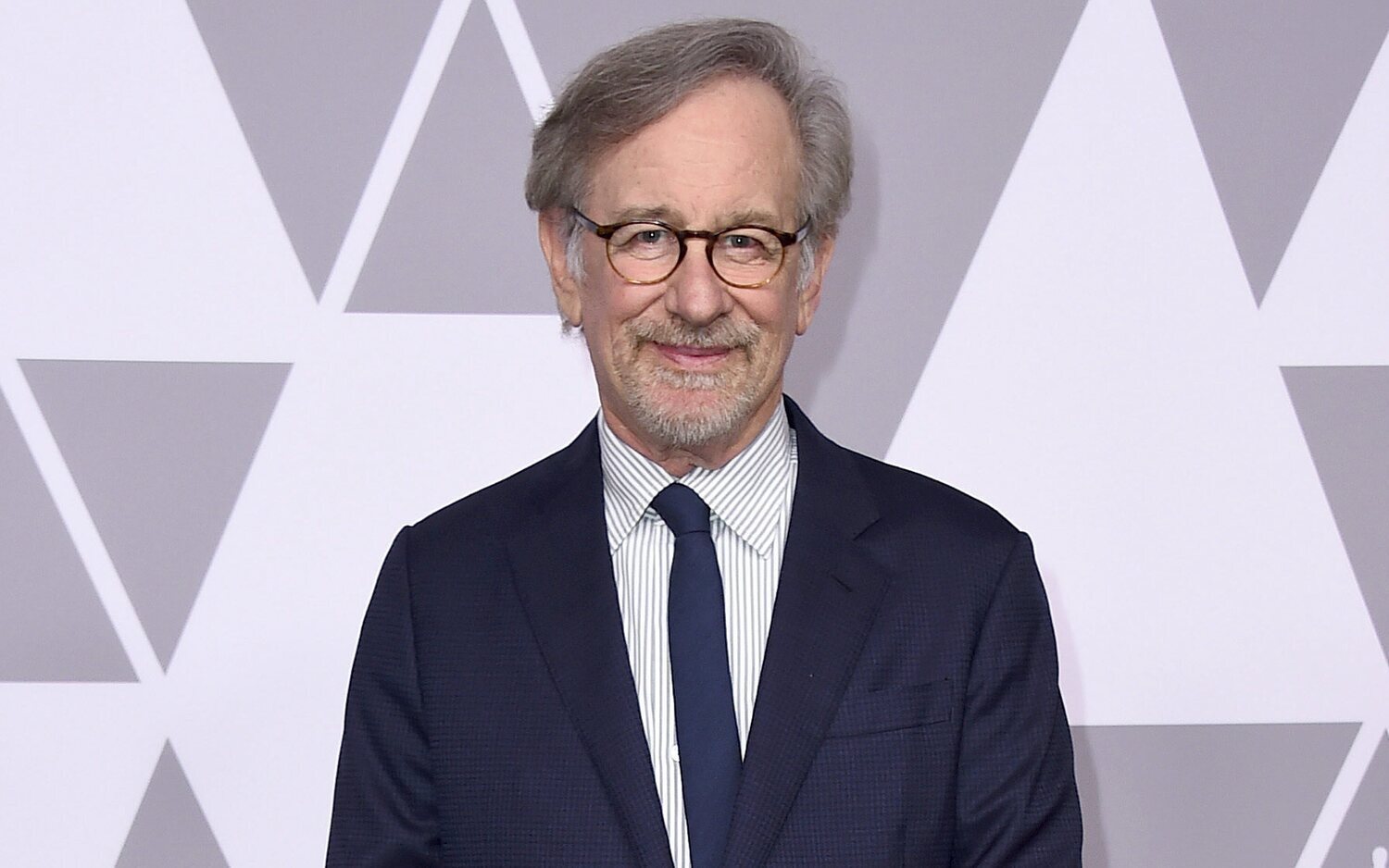 Steven Spielberg se arrepiente de haber censurado las pistolas de 'E.T.': "Nunca debí haberlo hecho"