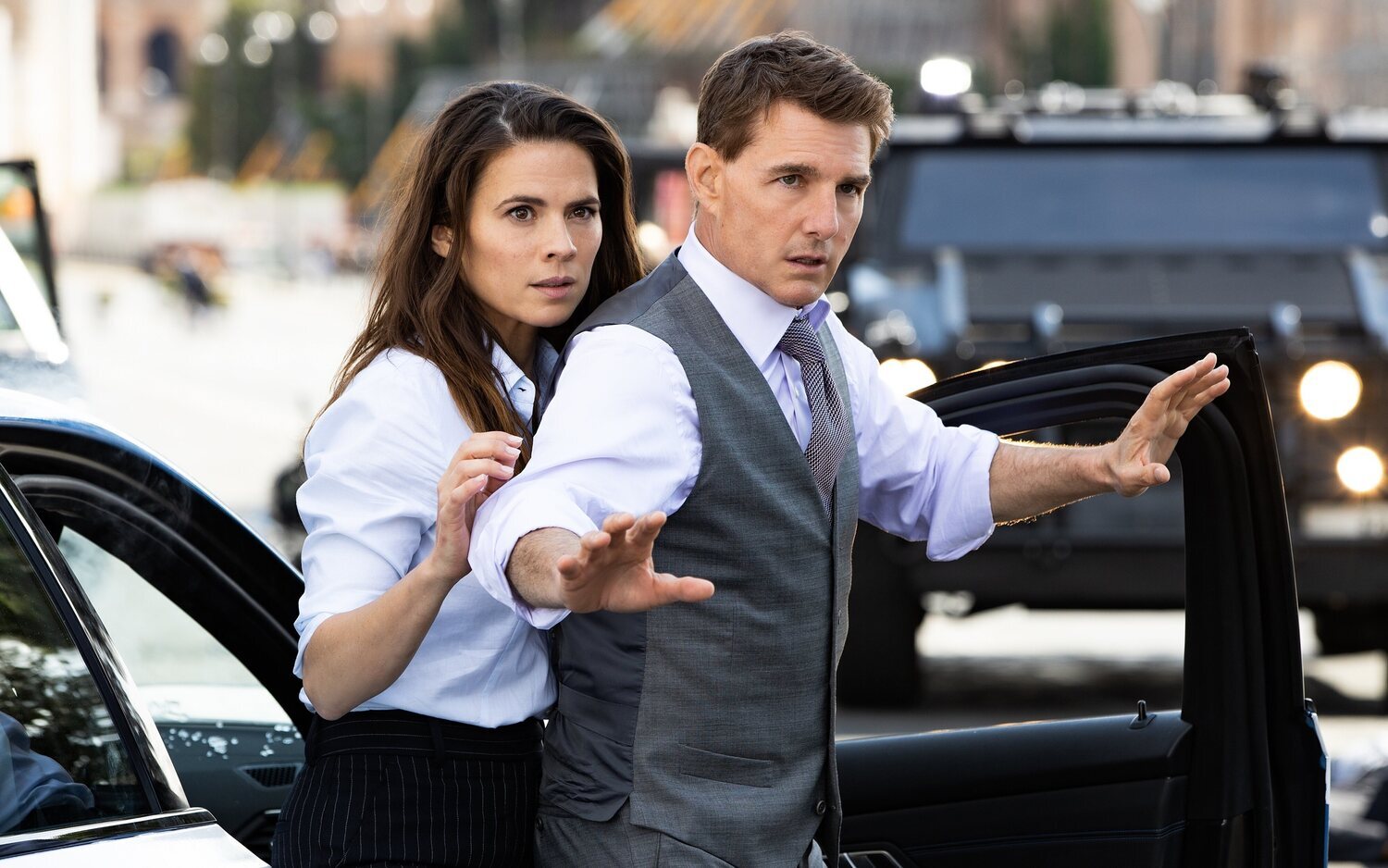 'Misión Imposible: Sentencia Mortal' tiene una persecución de 20 minutos con Tom Cruise y Hayley Atwell esposados