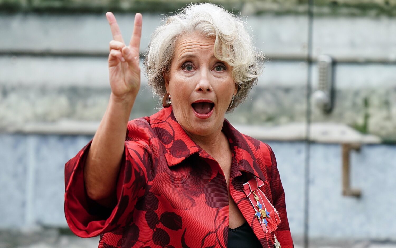 Emma Thompson deja claro que la coronación de Carlos III "no es el evento más rock and roll" de su vida