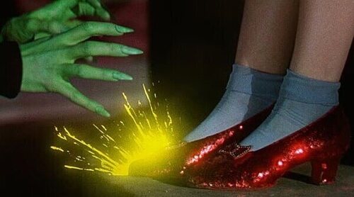 Imputan a un hombre por el robo de los zapatos rojos de Judy Garland en 'El mago de Oz' hace 18 años