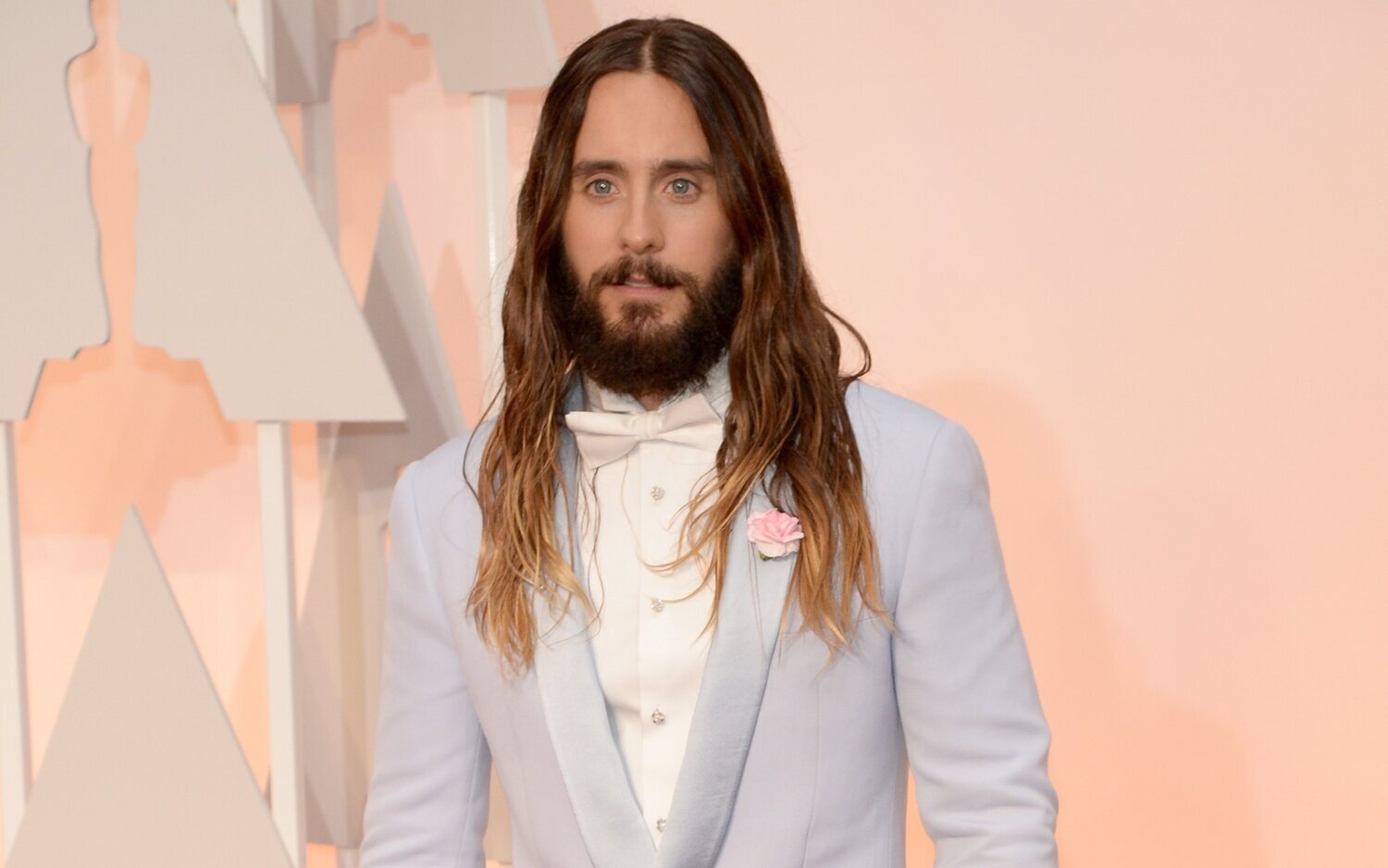 Jared Leto trepa las paredes de un hotel de Berlín sin protección