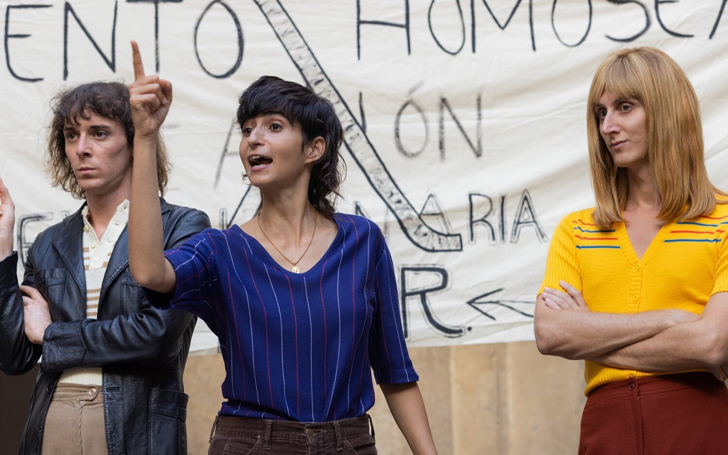 Alba Flores y el reparto de 'Te estoy amando locamente' inauguran el Orgullo en Madrid con un poderoso discurso