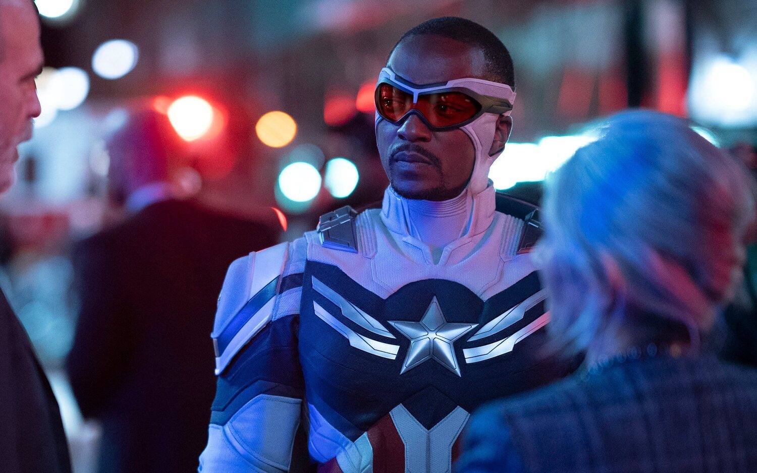 Anthony Mackie advierte sobre las consecuencias de la huelga de guionistas en el rodaje de 'Vengadores 5'