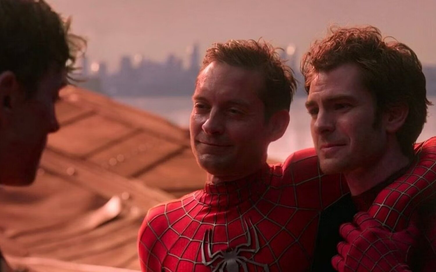 Tobey Maguire dice que trabajar con Tom Holland y Andrew Garfield en 'No Way Home' le devolvió las ganas de actuar