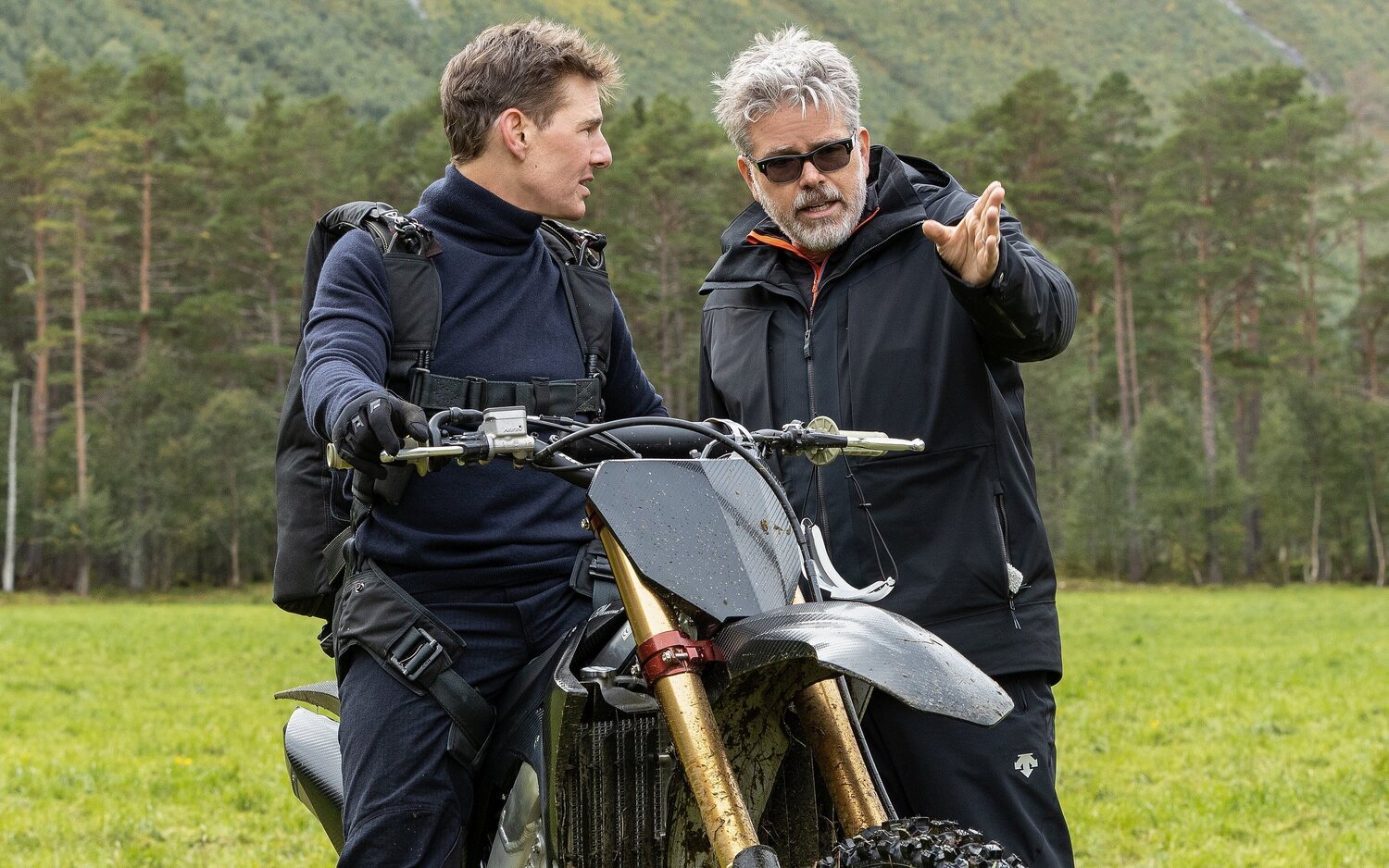 Tom Cruise y Christopher McQuarrie en el set de 'Misión Imposible: Sentencia Mortal Parte 1