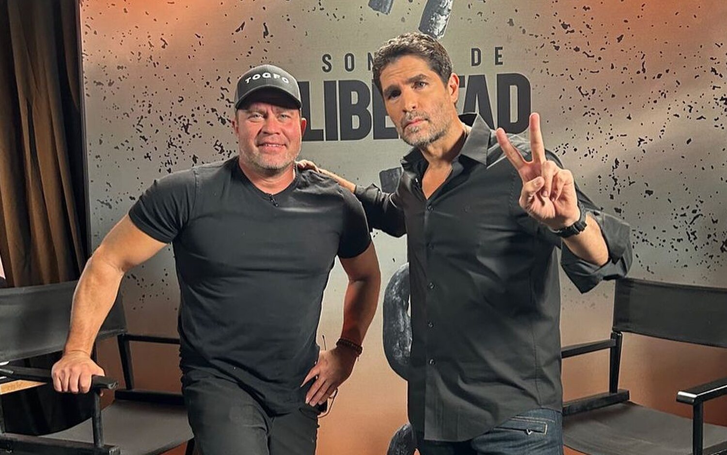 Tim Ballard junto a Eduardo Verástegui, productor y actor de 'Sonido de libertad'