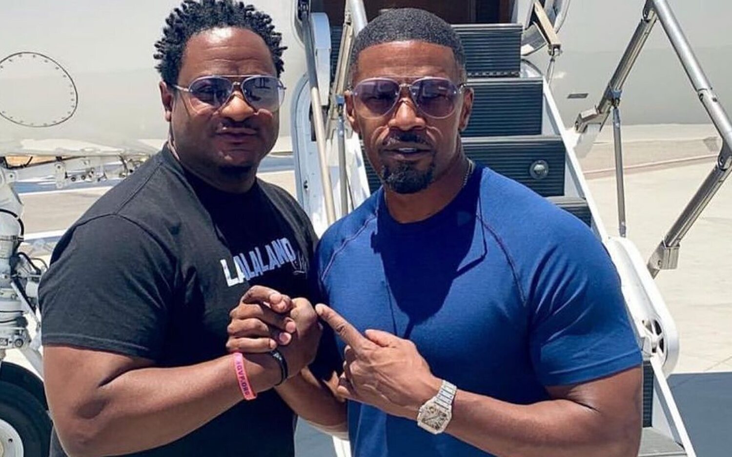 Keith Jefferson junto a su amigo y compañero, Jamie Foxx.