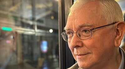 Muere Terence Davies, director de 'Voces distantes', a los 77 años