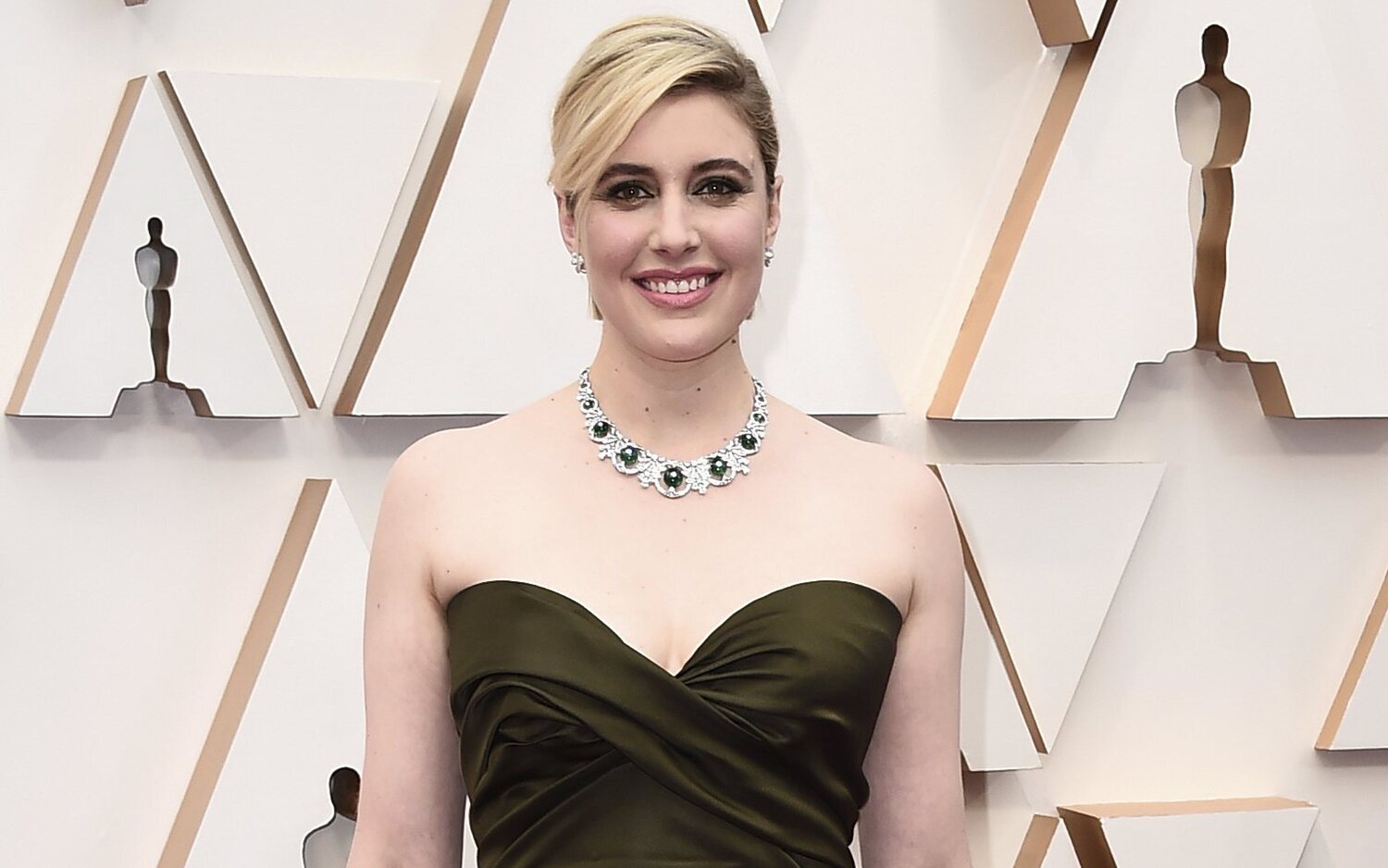 Greta Gerwig en la alfombra roja de los Oscar