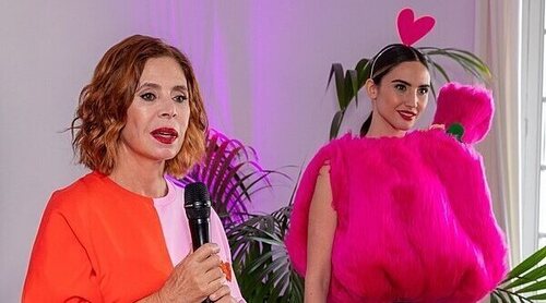 Agatha Ruiz de la Prada presenta su vestido inspirado en 'Trolls 3': "Me hubiese encantado hacer un desfile entero"