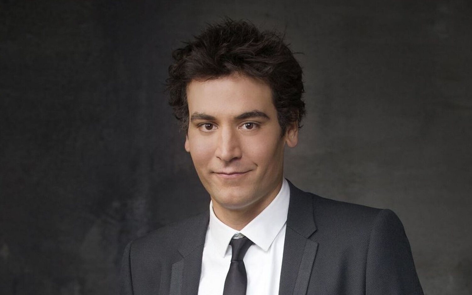 Josh Radnor como Ted Mosby en una imagen promocional de 'Cómo conocía a vuestra madre'